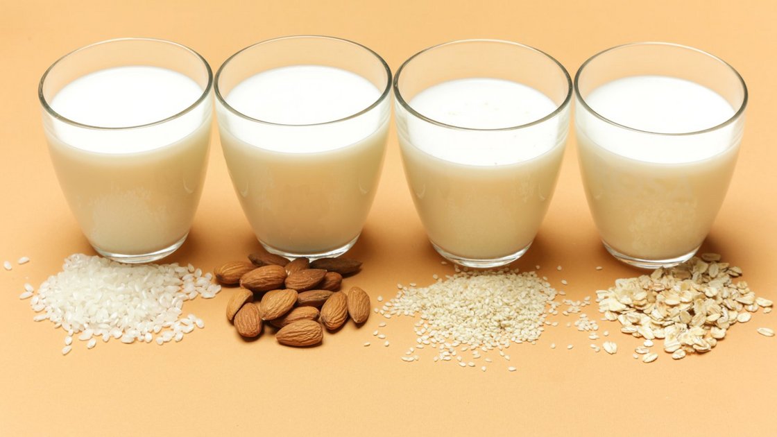 Gesunde Ernährung: Reismilch, Sojamilch oder Mandelmilch? So gesund sind  die Kuhmilch-Alternativen